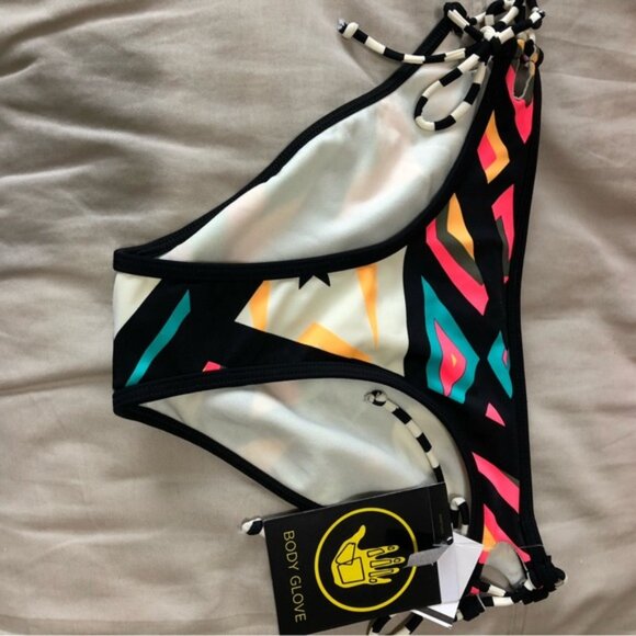 Body Glove Neon Pink Bikini Top with Geometric Bottom small top xsmall bottoms - Picture 2 of 10